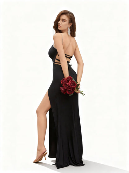 Stalluxe | Glamouröses Schwarzes Kleid mit Trägerdesign und Hohem Beinschlitz