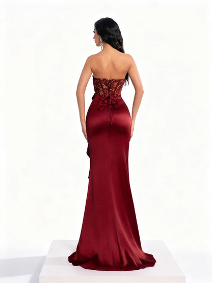 Stalluxe | Faltenkleid mit Blumendetail für festliche Anlässe