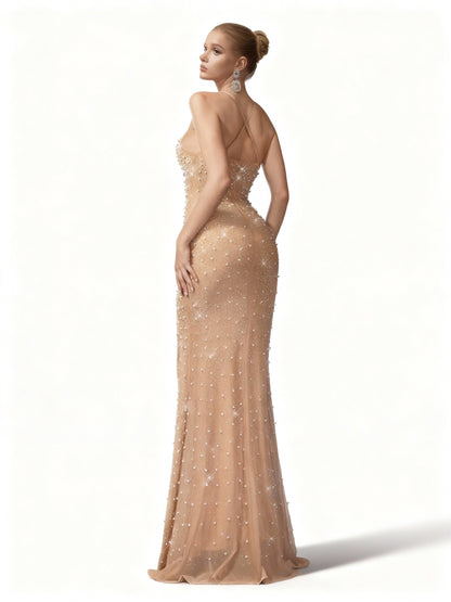 Stalluxe | Stilvolles Apricotfarbenes Strass-Abendkleid mit Hohem Schlitz