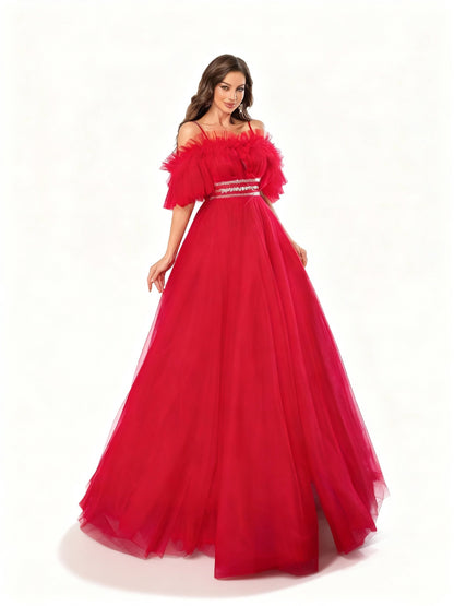 Stalluxe | Atemberaubendes rotes trägerloses Kleid mit Mesh-Schlitz