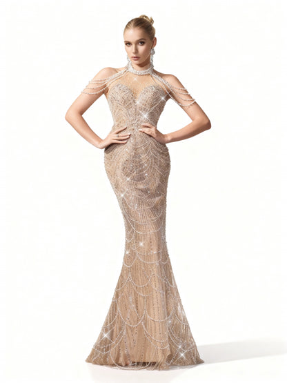 Stalluxe | Langes Kleid mit Neckholder und Meerjungfrauen-Saum Champagner