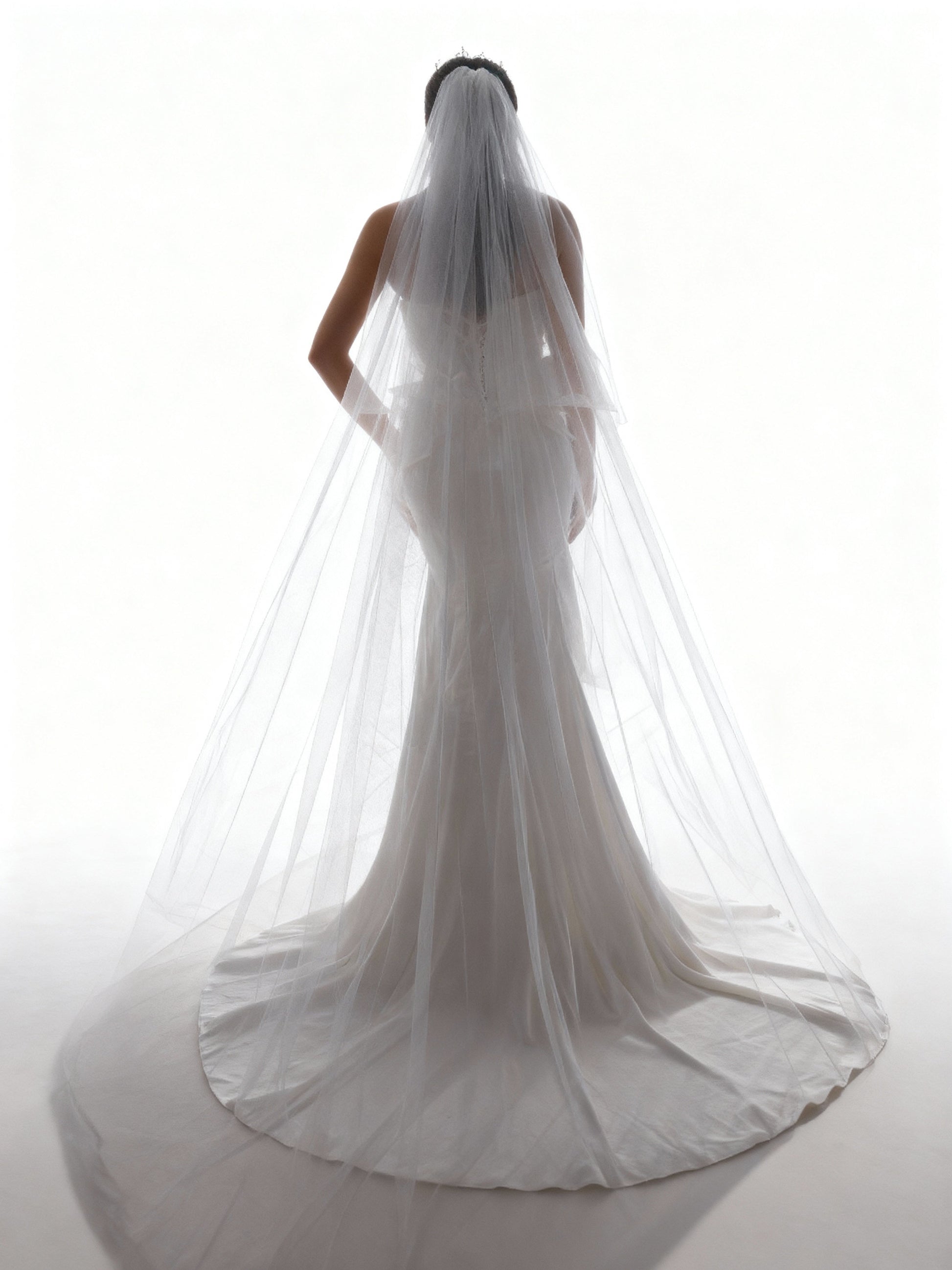 Stalluxe | Weißes Trägerloses Kleid mit Applikationen im Meerjungfrauenstil