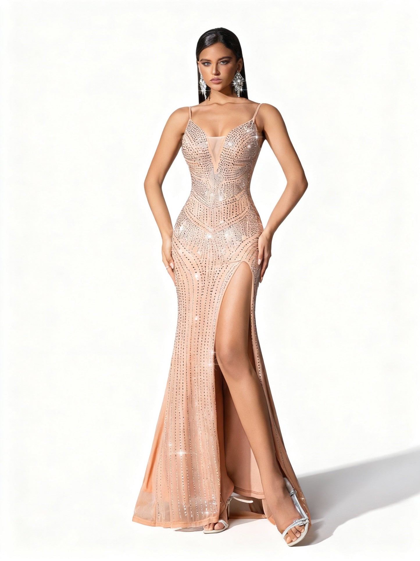 Stalluxe | Schickes Apricotfarbenes Spaghettiträger-Strass-Partykleid