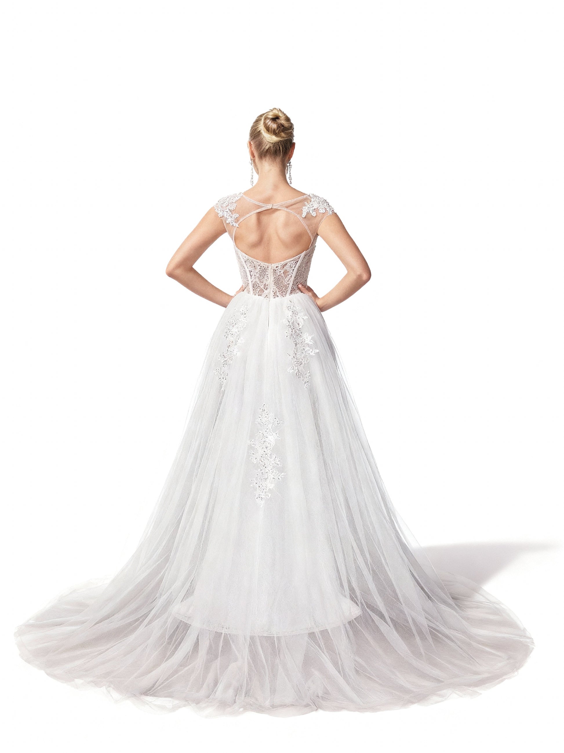 Stalluxe | Elegantes Weißes Brautkleid mit Mesh und Boot-Ausschnitt