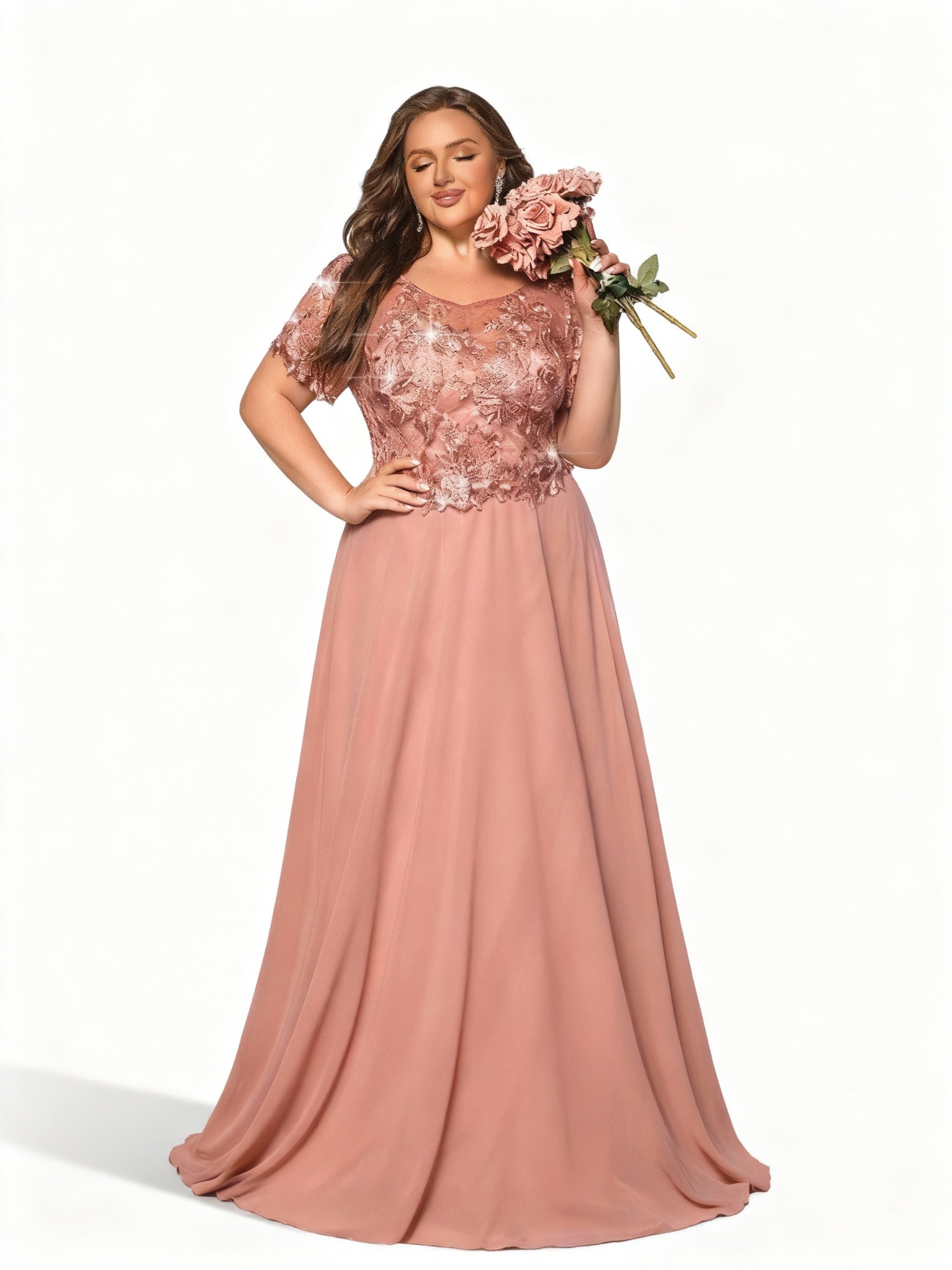 Stalluxe | Rosafarbenes Spitzenkleid in Übergröße mit Applikationen und Kurzem Ärmel