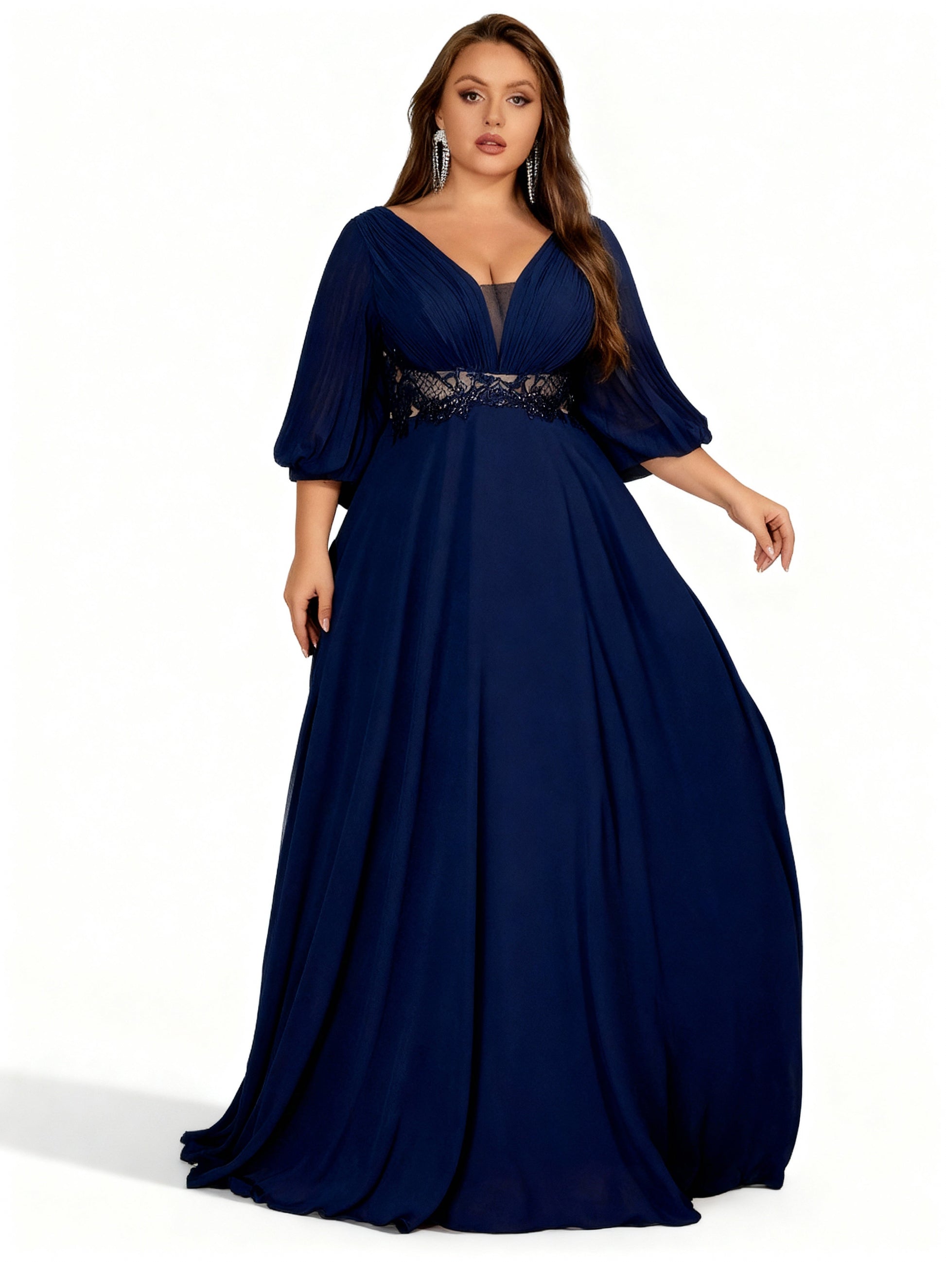 Stalluxe | Chiffon-Abendkleid in Marineblau mit Laternenärmeln und V-Ausschnitt in Übergröße