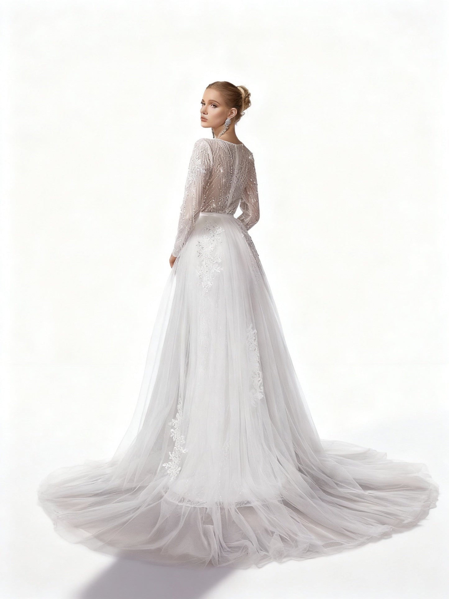 Stalluxe | Elegantes Weißes Spitzen-Brautkleid mit Mesh und Schleier