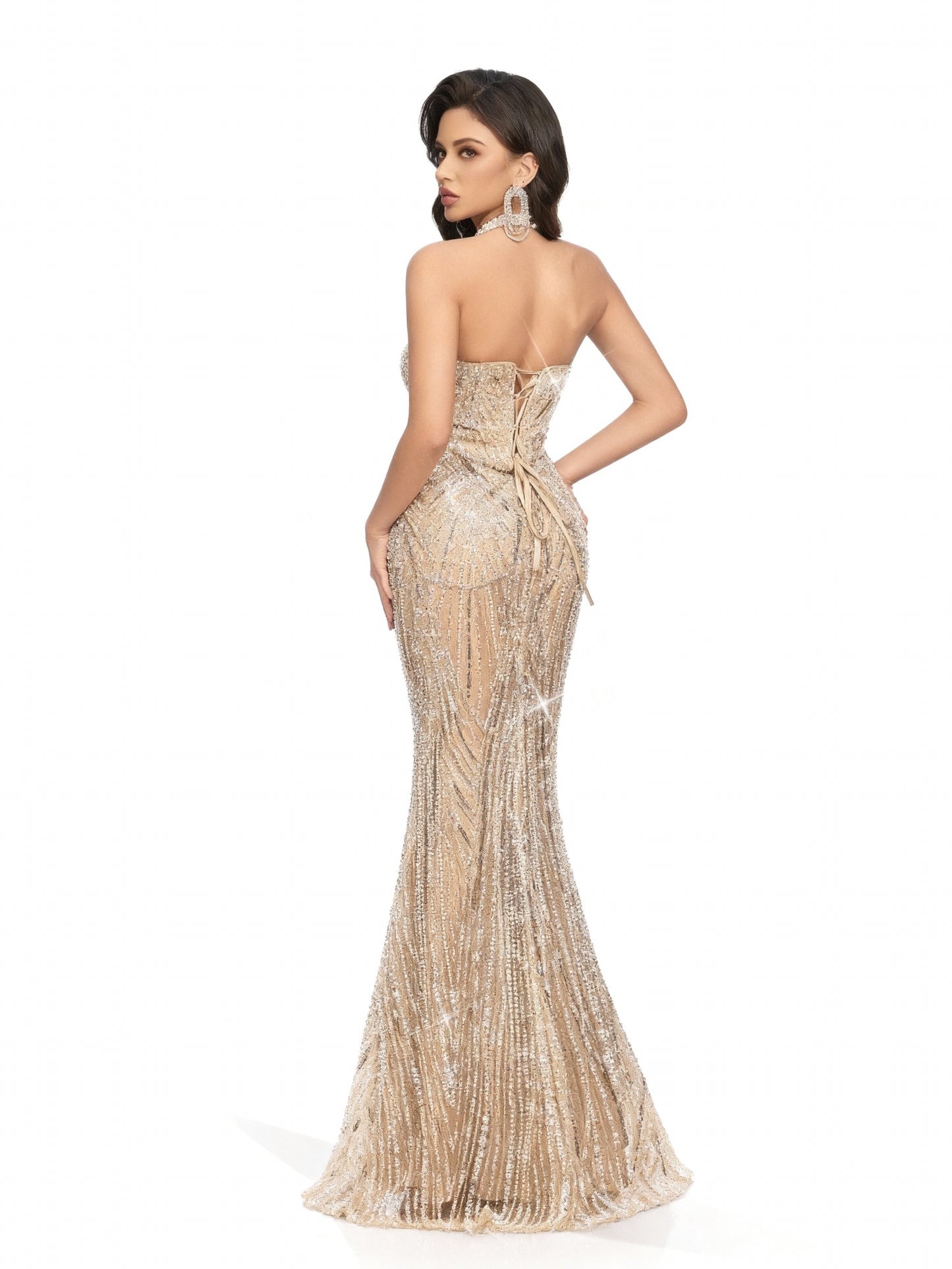 Stalluxe | Champagnerfarbenes Kleid mit Neckholder und Rückenschleife