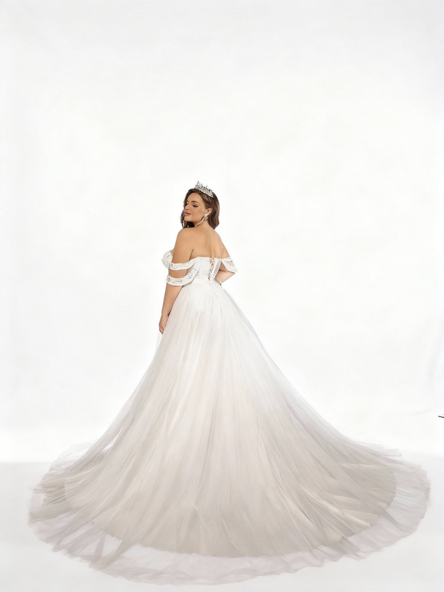 Sovea | One-Shoulder Brautkleid mit Mesh-Details und Falten