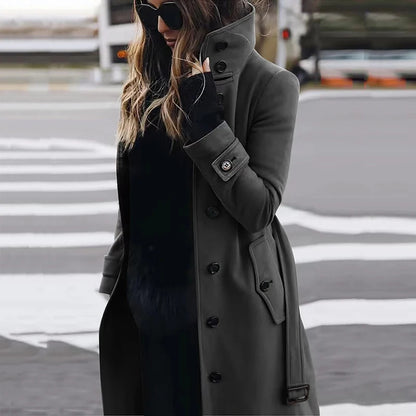 Damen modischer Trenchcoat mit hoch geschlossenem Kragen und praktischen Taschen Stalluxe