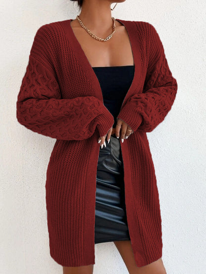 Damen Strickjacke mit kunstvollem Zopfdesign und lockerem Schnitt Stalluxe