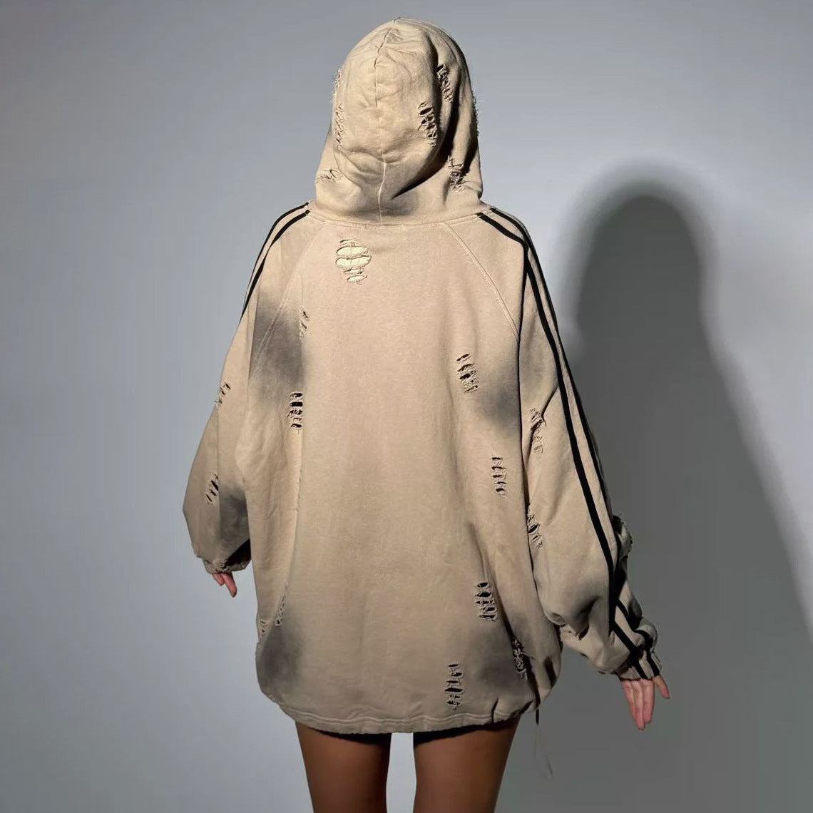 Damen Oversized Kapuzenpullover mit modischen Rissdetails und grafischem Print Stalluxe