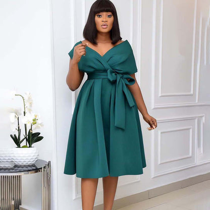 Damen Wickelkleid mit fließendem Schnitt und praktischen Taschen Stalluxe