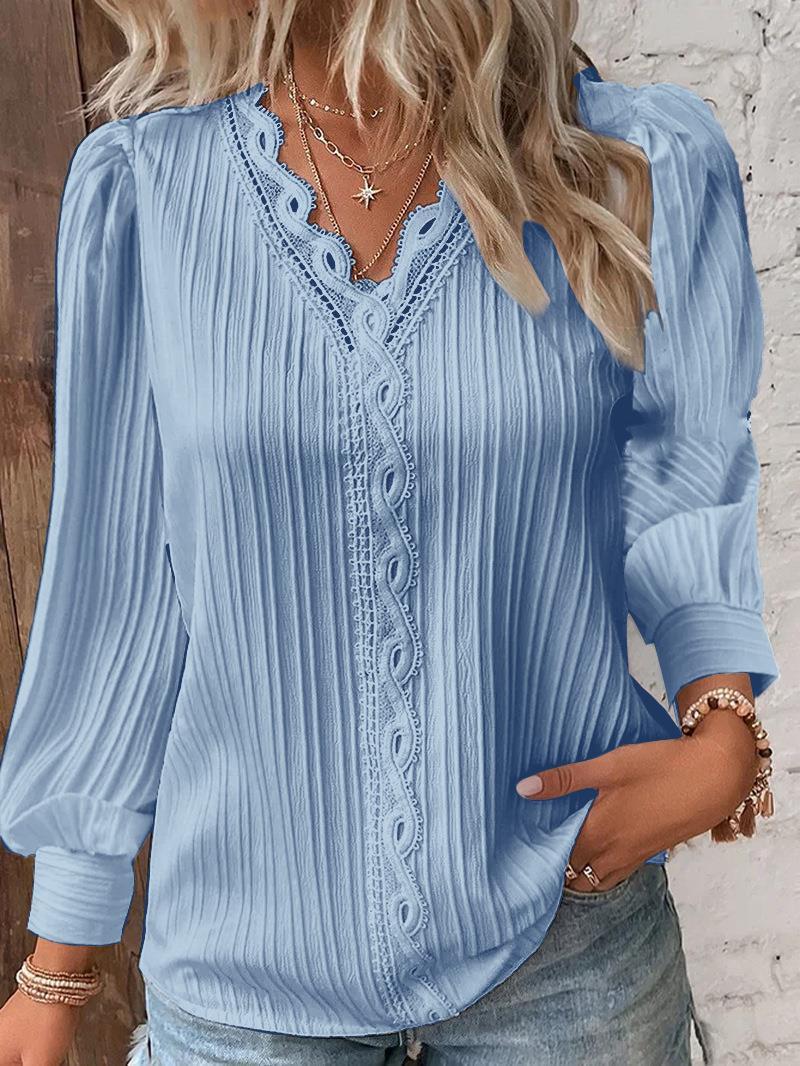 Damen Bluse mit raffiniertem Falten-Design und eleganten Spitzenakzenten Stalluxe