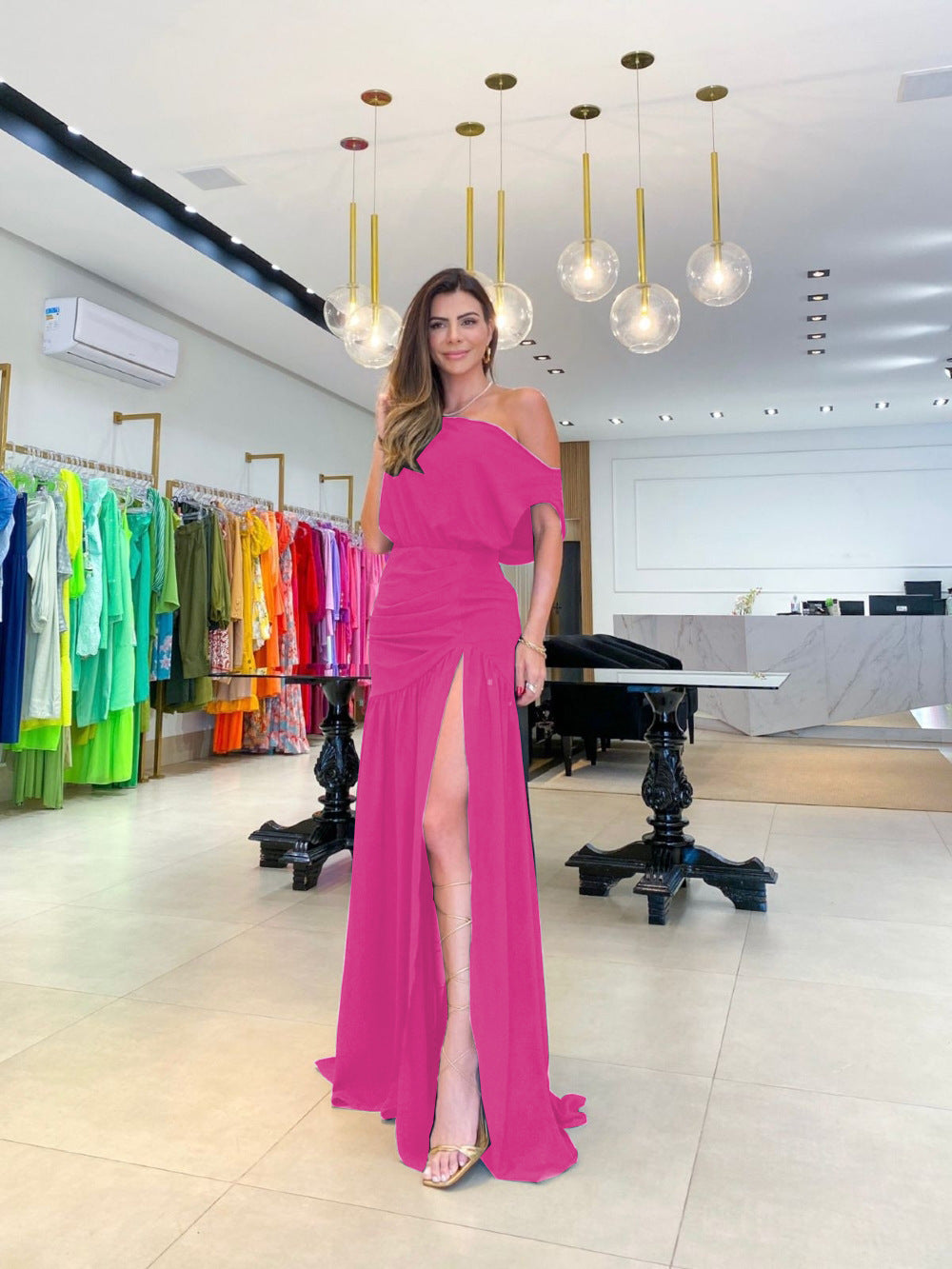 Damen Elegantes Abendkleid mit schulterfreiem Design und hohem Schlitz Stalluxe