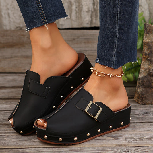 Damen Wedge-Pantoletten mit modischem Metallverschluss und eleganter Verzierungsnieten Stalluxe