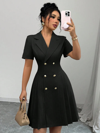 Damen Tailliertes Blusenkleid mit doppelter Knopfreihe und plissierten Details Stalluxe