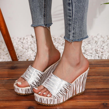 Damen Wedge-Sandalen mit stilvollem Geometrie-Muster und komfortablem Fußbett Stalluxe
