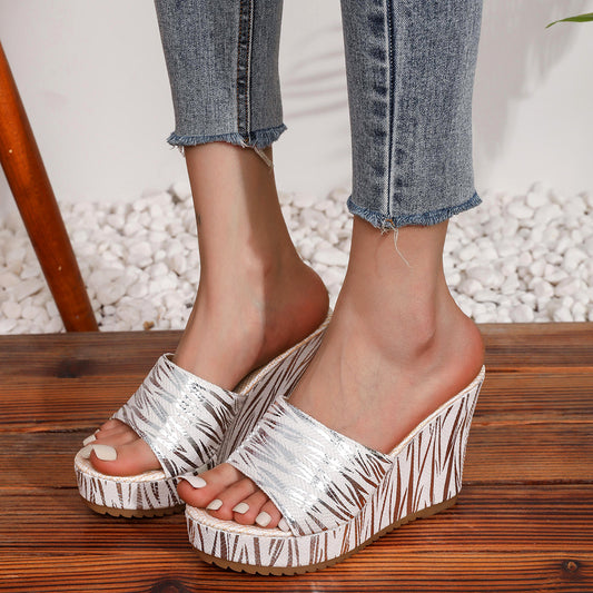 Damen Wedge-Sandalen mit stilvollem Geometrie-Muster und komfortablem Fußbett Stalluxe
