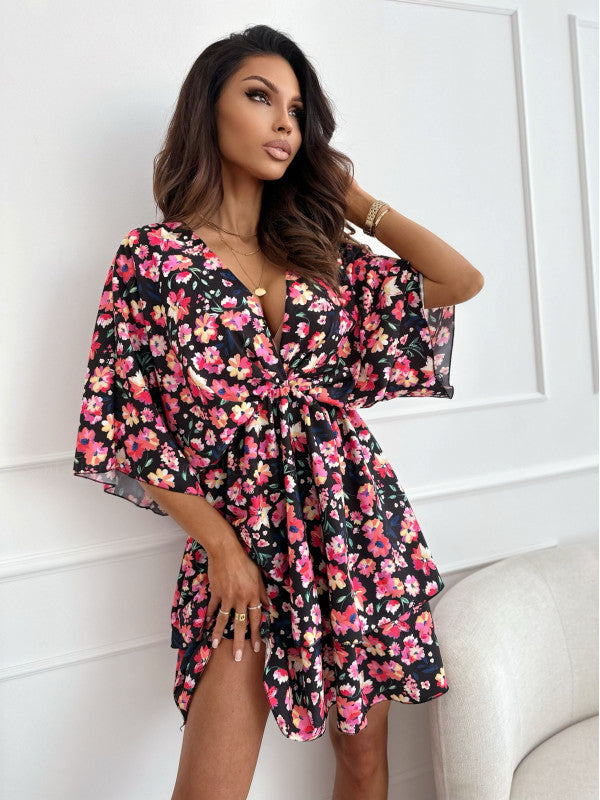 Damen Blumiges Minikleid mit voluminösen Ärmeln Stalluxe