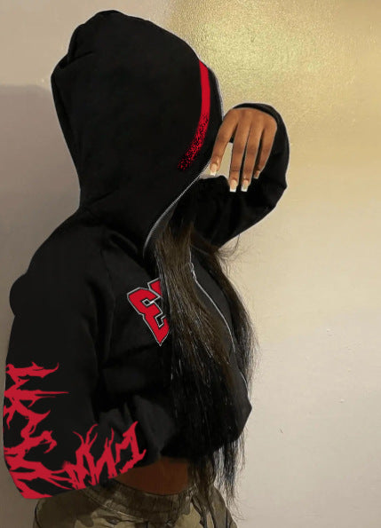 Damen Sportliche Kapuzenjacke mit auffälligem Schnitt und detailreicher Grafik Stalluxe