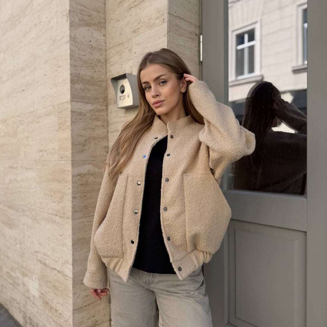 Damen Kuscheljacke mit Knopfverschluss und praktischen Taschen Stalluxe