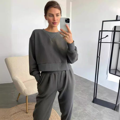 Damen entspannter Sweatanzug mit cropped Oberteil und elastischem Bund Stalluxe