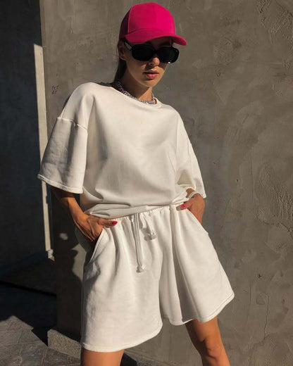 Damen lässiges Kurzarm-Set mit oversize Oberteil und weit geschnittenen Shorts Stalluxe