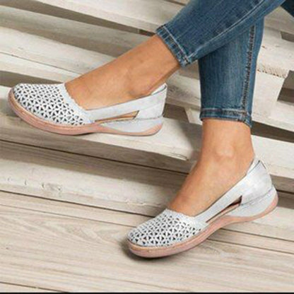 Damen Modische Slipper mit atmungsaktiven Einsätzen und rutschfester Sohle Stalluxe