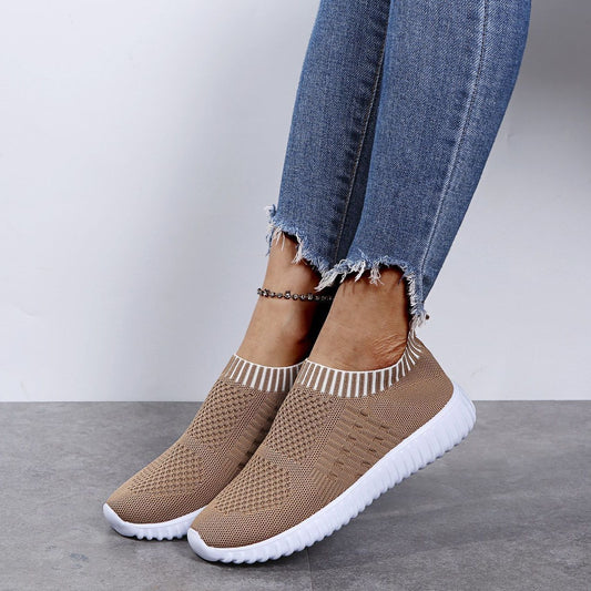 Damen Sportliche Slip-On Sneakers mit elastischem Strickoberteil und rutschfester Sohle Stalluxe