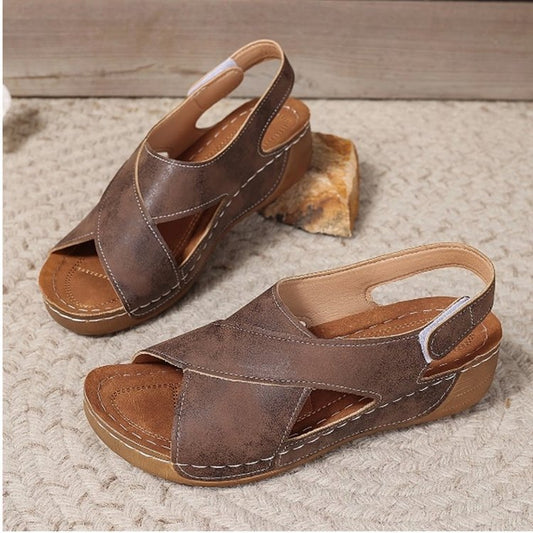 Damen elegante Resort-Sandalen mit bequemer Fußsohle und modischem Verschlusssystem Stalluxe