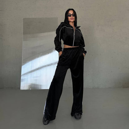 Damen Sportanzug mit cropped Jacke und weitem Bein Stalluxe