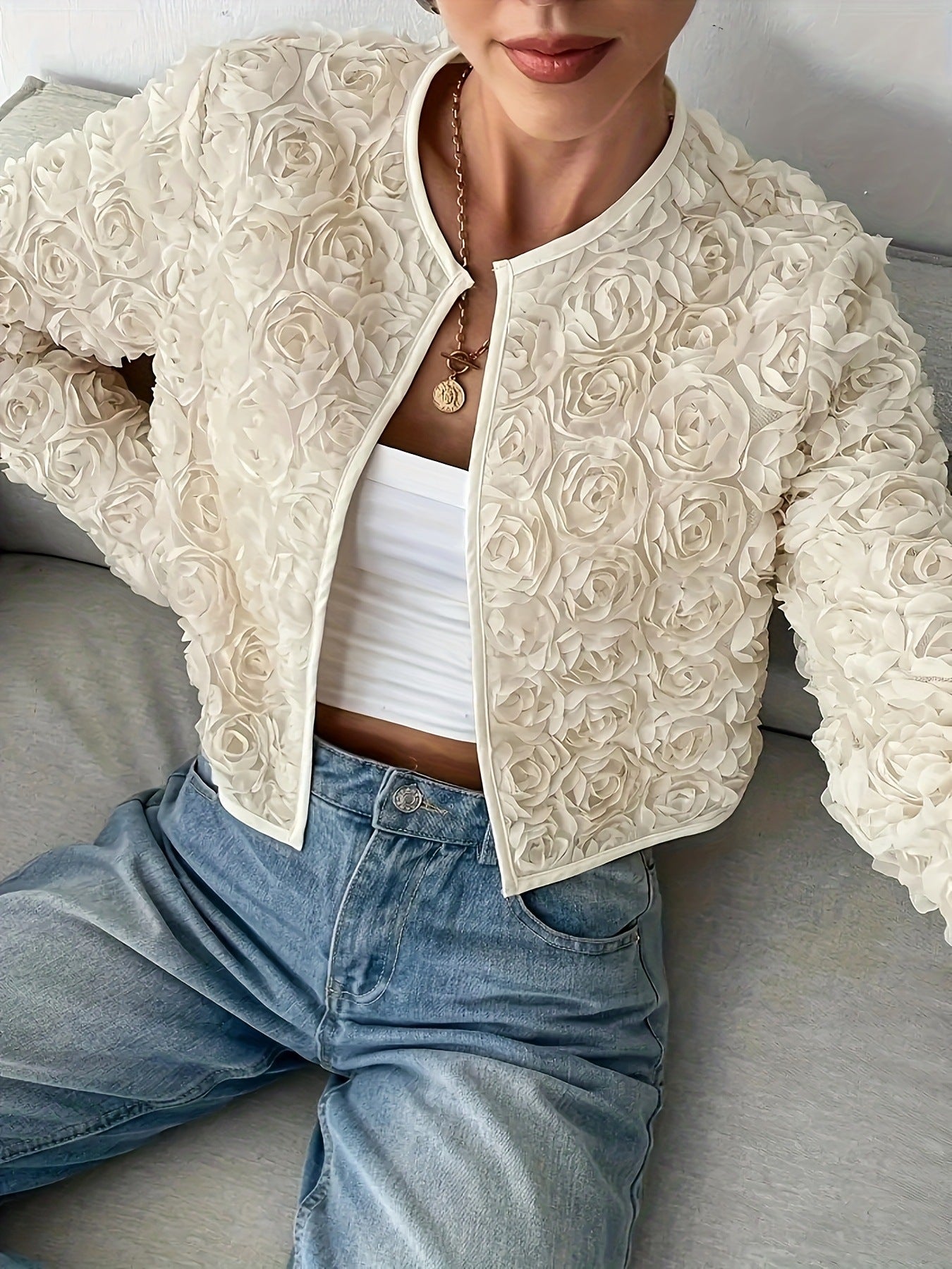Damen Blütenjacke im eleganten Design mit strukturiertem Blumenmuster Stalluxe
