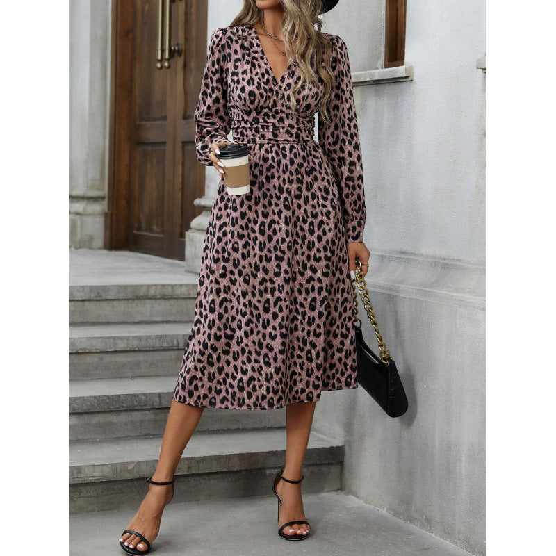 Damen Wickelkleid mit modernem Leopard-Print und langen Ärmeln Stalluxe