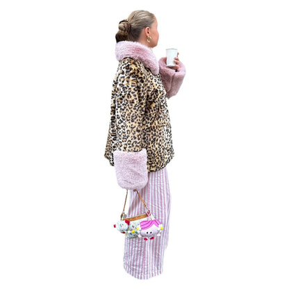 Damen Kunstfelljacke mit modernem Leopardenmuster und kuscheligem Kragen Stalluxe