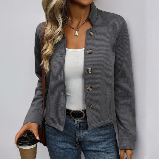 Damen stylische Jacke mit Knopfdetails und modernem Schildkragen Stalluxe