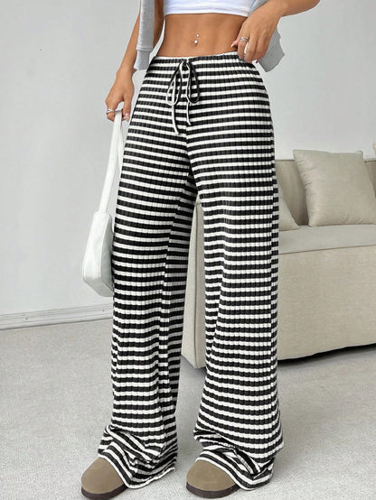 Damen bequeme Relaxhose mit weichem Material und elastischem Bund Stalluxe