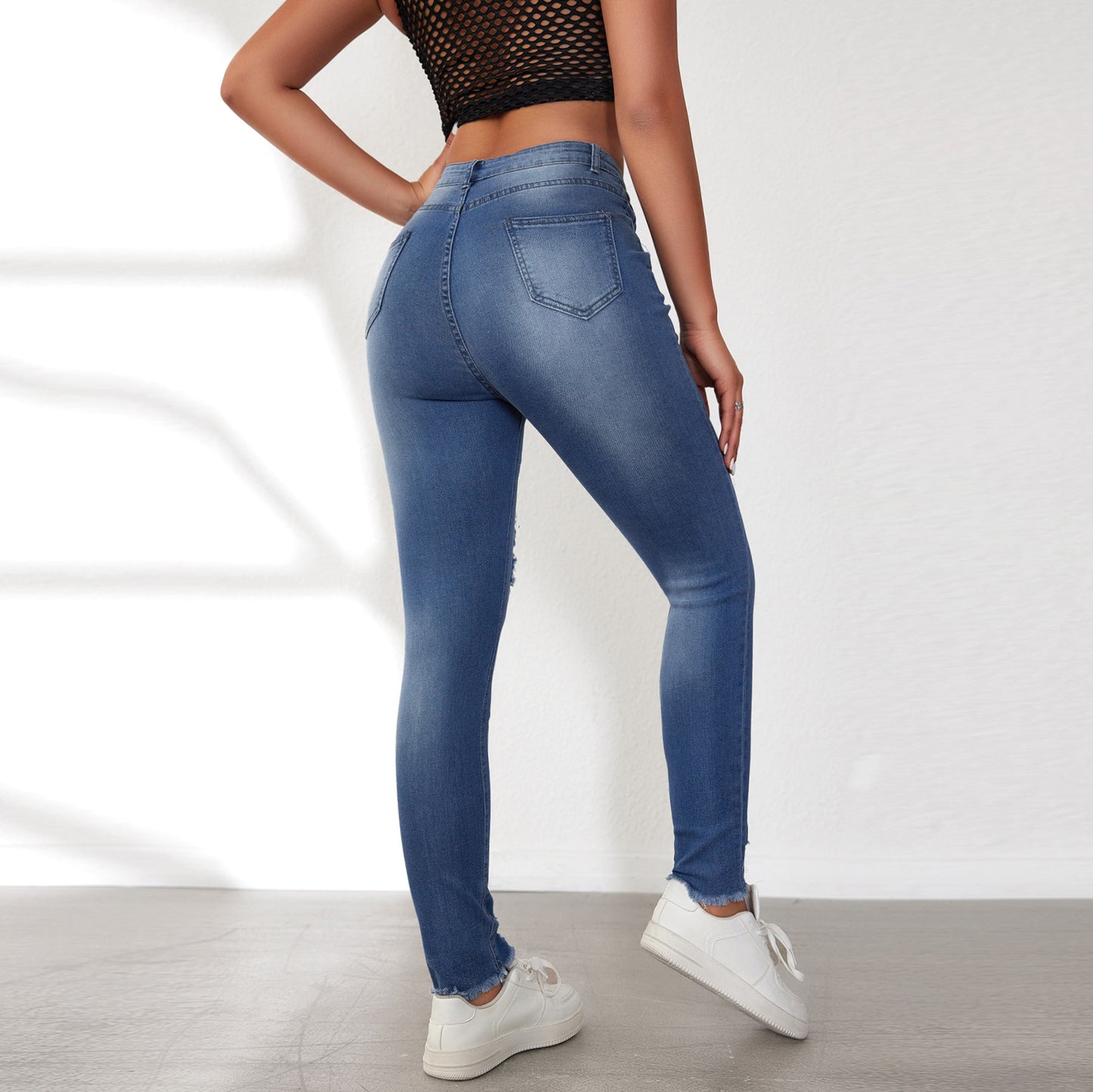 Damen Skinny Jeans mit animalischen Applikationen und Distressed-Effekten Stalluxe