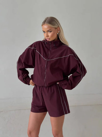 Damen sportlicher Zweiteiler mit cropped Jacke und Shorts Stalluxe