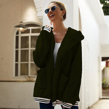 Damen Kuschelige Fleecejacke mit Kapuze und praktischen Taschen Stalluxe