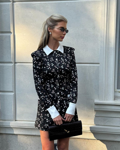 Damen Blüten-Minikleid mit eleganter Kragen-Detail Stalluxe