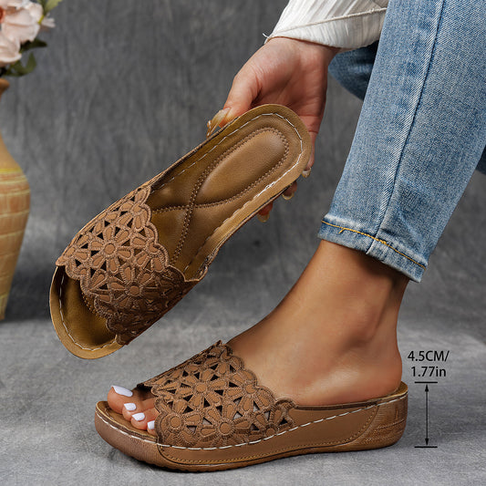 Damen komfortable Badeschuhe mit floralem Spitzen-Design Stalluxe
