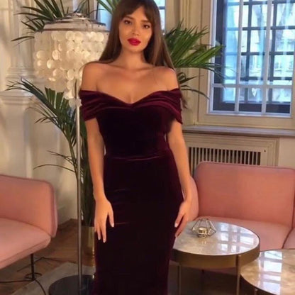 Damen figurbetontes Samtkleid mit schulterfreier Gestaltung und elegantem Sitz Stalluxe