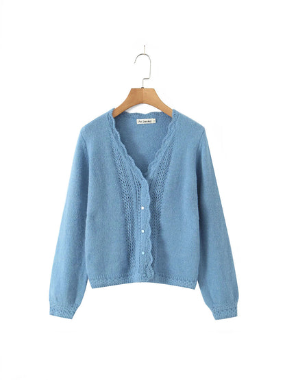 Damen elegante Strickjacke mit tiefem V-Ausschnitt und zarten Knöpfen Stalluxe