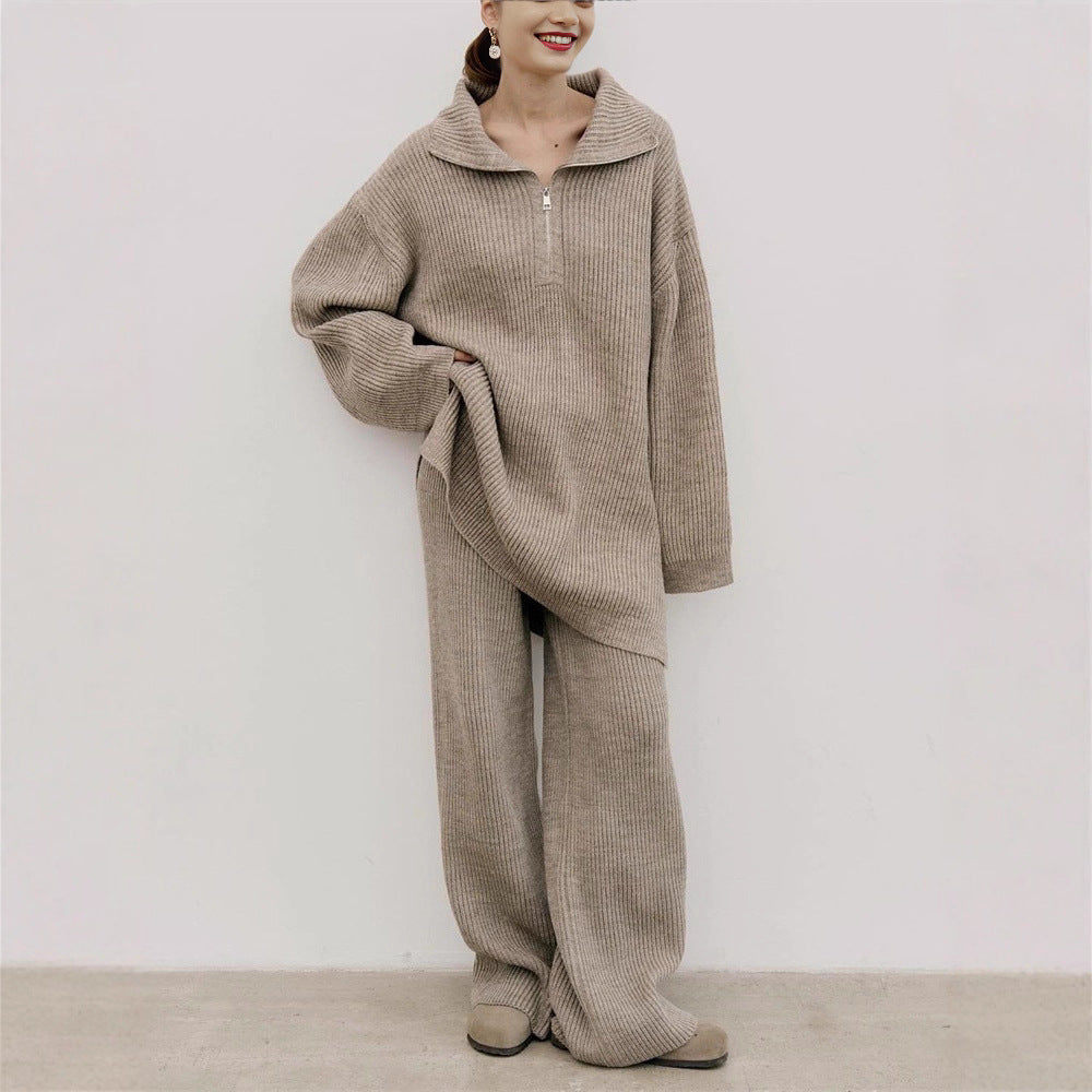 Damen Strickanzug mit hohem Kragen und modernem Reißverschluss Stalluxe