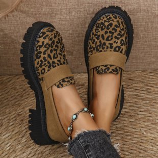 Damen Komfortable Mokassins mit modischem Leopardenmuster und dicker Profilsohle Stalluxe