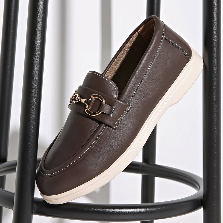 Damen elegante Mokassins mit modischem Schnallen-Detail Stalluxe