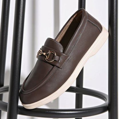 Damen elegante Mokassins mit modischem Schnallen-Detail Stalluxe