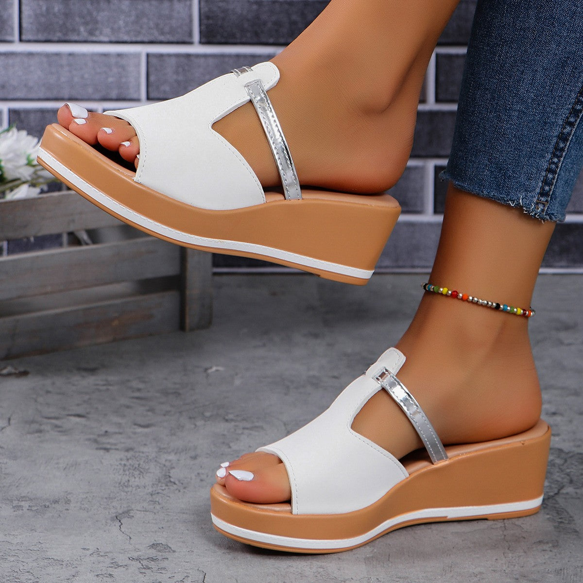 Damen Wedge-Sandalen mit eleganter Riemenführung und komfortablem Fußbett Stalluxe