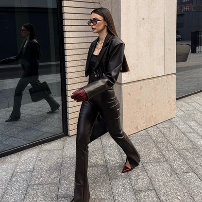 Damen Elegantes Lederanzug mit modischem Blazer und schmal geschnittenen Hosen Stalluxe